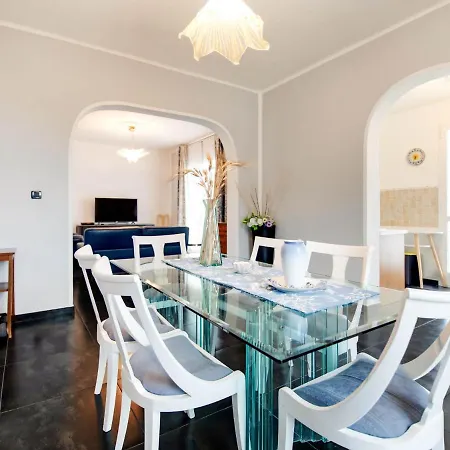 Scenic Holiday In Near Town Centre * Cipressa